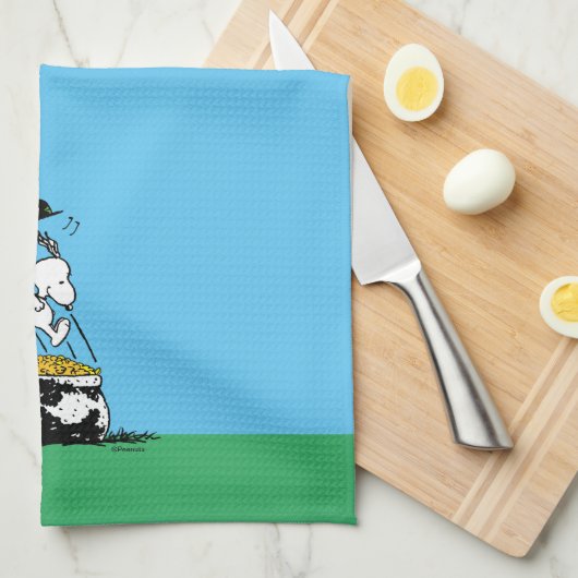 Snoopy Jumping in Pot of Gold Theedoek (Quarter Fold)