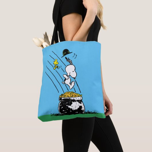 Snoopy Jumping in Pot of Gold Tote Bag (Dichtbij)