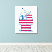 Snoopy op 4 juli Dog House Canvas Afdruk (Insitu (Houten vloer))