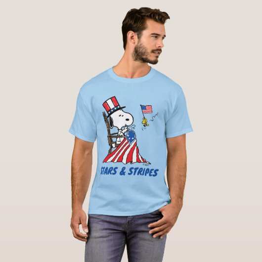 Snoopy Sewing 4 juli vlag T-shirt (Voorkant volledig)