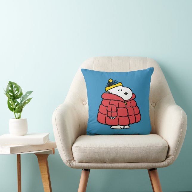 Snoopy Winter in Puffer Coat  Throw Pillow Kussen (Stoel)