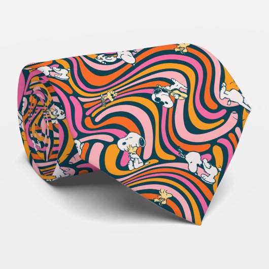 Snoopy & Woodstock Groovy Vibes Paarse Patroon Stropdas (Opgerold)