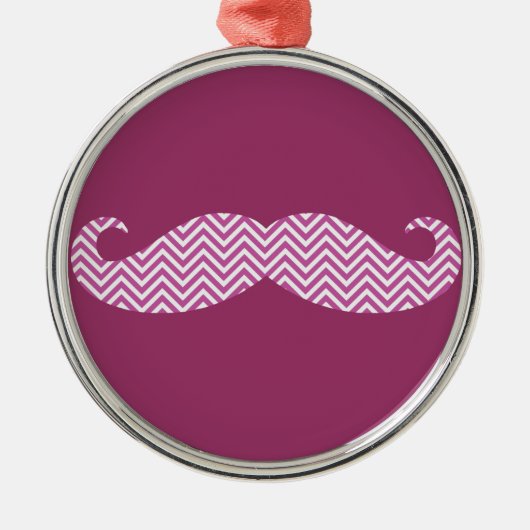 Snor Radiant Orchid Paarse Chevron Pattern Fun Metalen Ornament (Voorkant)
