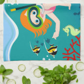 Snorkelend meisje onder het zee theedoek (Gevouwen)