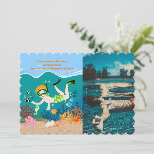 Snorkelende jongen onder het zee kaart (Staand voorkant)