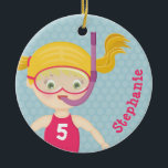 Snorkeling Girl Beach Party Keramisch Ornament<br><div class="desc">Snorkeling Girl Beach Party duikt in de zomer met dit plezier onder het zee snorkeling thema. Perfect ontwerp voor de partij van het kind of het strand partij. Verzamel je vrienden met dit leuke oceaanontwerp. Bekijk de bijpassende kantoorbenodigdheden,  geschenken en tassen.</div>