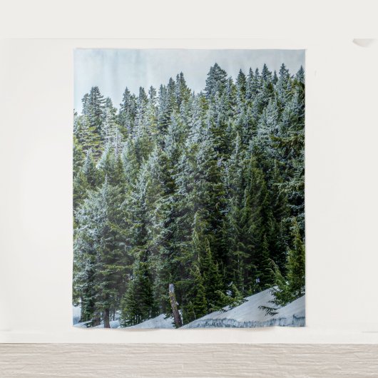 Snow Bank Woodlands // Pine Tree Forest Wandkleed (Voorkant)