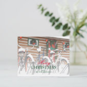 Snow-Covered Bicycles Near Festive Lodge Feestdagenkaart (Staand voorkant)