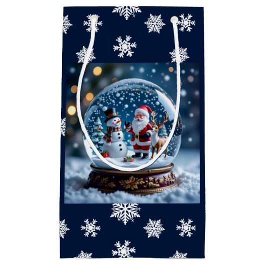 Snow globe with Santa and Reindeer Klein Cadeauzakje (Voorkant)