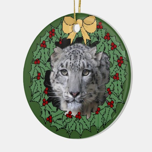 Snow Leopard Conservancy-Asha in Wreath Keramisch Ornament (Links)
