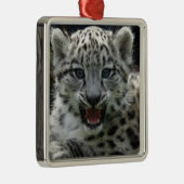 Snow Leopard Kitten Metalen Ornament (Rechts)