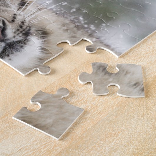 Snow Leopard Portrait in Snow 3 Legpuzzel (Zijkant)