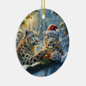 Snow Leopards Holiday Design beroemd gemaakt door Keramisch Ornament (Rechts)