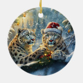 Snow Leopards Holiday Design beroemd gemaakt door Keramisch Ornament (Achterkant)