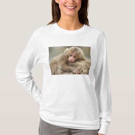 Snow Monkey Baby, Jigokudani, Nagano, Japan 2 T-shirt (Voorkant)