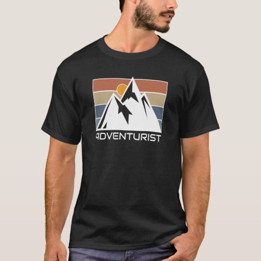 snow mountain retro sunset landscape hikers graphi t-shirt (Voorkant)