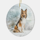 Snow Sheltie met kerstversiering Keramisch Ornament (Links)