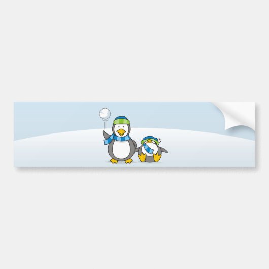 Snowballing pinguïns bumpersticker (Voorkant)