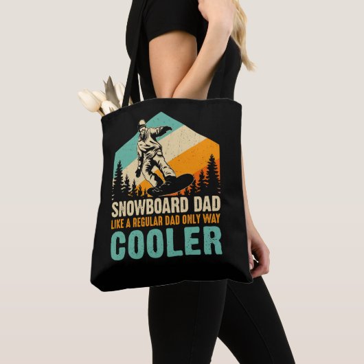 snowboard_dad_like_a_regular_dad_only_way_cooler tote bag (Dichtbij)