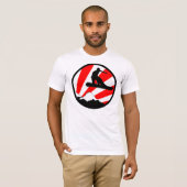 snowboard. rode stralen. berg. t-shirt (Voorkant volledig)