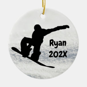 Snowboarden met kerstzwarte op sneeuw keramisch ornament