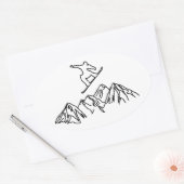 Snowboarder in den Bergen, 02 Ovale Sticker (Envelop)