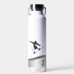 Snowboarder Monogram Silver Snowboard Waterfles<br><div class="desc">Dit ontwerp kan op het gebied worden gepersonaliseerd dat door de foto en/of tekst te veranderen wordt verstrekt. Of het kan worden aangepast door te klikken deze Sjabloon personaliseert en dan de klik te kiezen om verdere optie aan te passen en de kleur van de achtergrond te schrappen of te...</div>