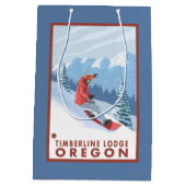 Snowboarder Scene - Timberline Lodge, Oregon Medium Cadeauzakje (Achterkant)