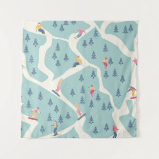 Snowboarders en skiërs rijden in het skioord. Pe Wandkleed