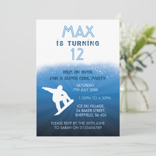 Snowboarding op uitnodiging van verjaardagsfeestje (Staand voorkant)