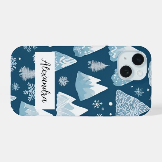 Snowcapped Bergen met Pine Trees Snowflakes iPhone 15 Case (Achterkant horizontaal)