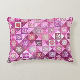 Snowcatcher Heartflakes Patchwork Accent Kussen