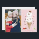 Snowcone-fotokerstkaart - Roze Aankondiging<br><div class="desc">Deze schattige geïllustreerde kaart is voorzien van een ware sneeuwpop samen met snoep.</div>