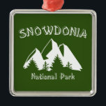 Snowdonia National Park Metalen Ornament<br><div class="desc">Het Nationaal Park Snowdonia,  gelegen aan de westkust van Groot-Brittannië,  is het grootste natuurpark in Wales en heeft de hoogste berg en het grootste natuurmeer in Wales. Hiking,  fietsen,  kamperen,  paddling,  vissen - Snowdonia heeft alles!</div>