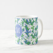 Snowdrop Patroonmonogram op blauwe achtergrond Koffiemok (Voorkant rechts)