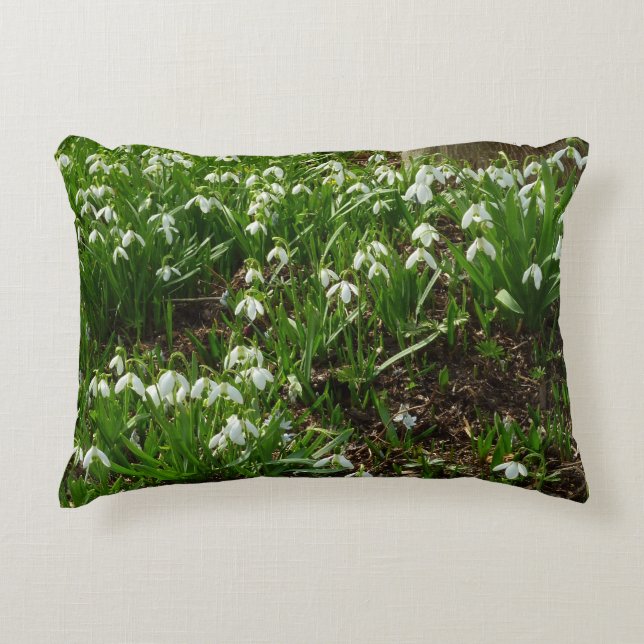 Snowdrops II (Galanthus) Spring Floral Decoratief Kussen (Voorkant)