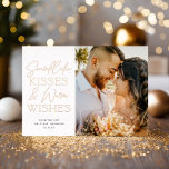 Snowflake Kisses Pas getrouwd Christmas Three 3 Fo Folie Feestdagenkaart<br><div class="desc">Deze elegante huwelijksaankondiging voor de feestdagen is voorzien van een verticale foto en een begroeting in verhoogde folie aan de voorkant. Op de voorzijde staat de tekst "Snowflake Kisses & Warm Wishes". De achterkant van de kaart heeft twee vierkante foto's. U kunt ook tekst toevoegen aan de achterkant.</div>
