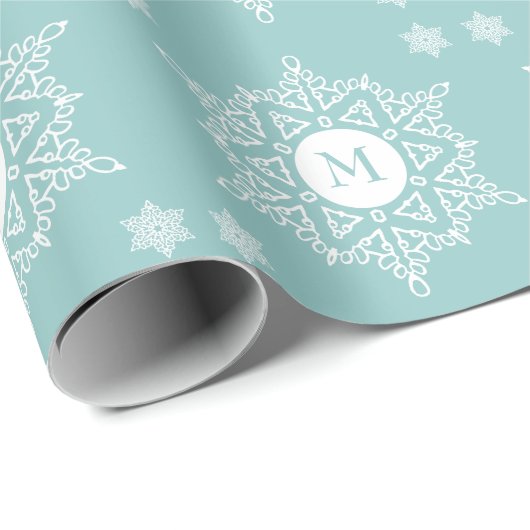 Snowflake Monogram Modern Aqua Kerstfeestdag Cadeaupapier (Rol Hoek)