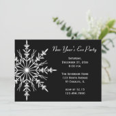 Snowflake op Black New Year's Eve Party Kaart (Staand voorkant)