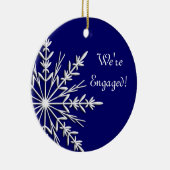 Snowflake op Blue Verloving Ornament (Rechts)