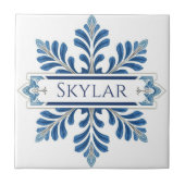 Snowflake pattern blue & white holiday custom name tegeltje (Voorkant)
