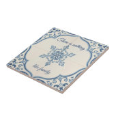 Snowflake pattern blue & white holiday custom name tegeltje (Zijkant)