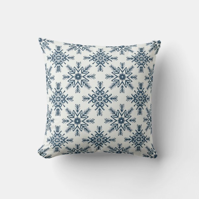 Snowflake Pattern – Elegant Winter Frost Design Kussen (Voorkant)