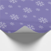 Snowflake Pattern Modern Lavender Winter Holiday Cadeaupapier (Hoek)