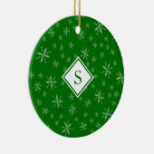 Snowflake Pattern Monogrammed Green Kerstmis Keramisch Ornament (Rechts)
