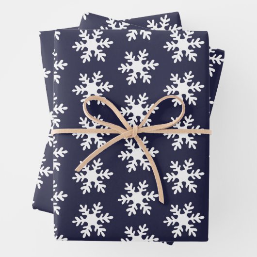 Snowflake Pattern Navy Blue White Holiday Inpakpapier Vel (In situ)