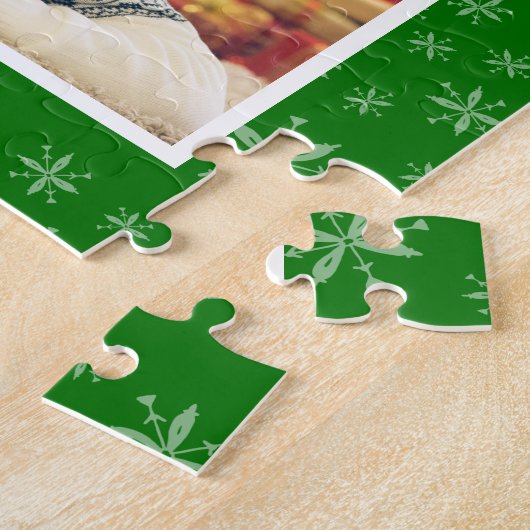 Snowflake Pattern on Green Merry-kerstfoto Legpuzzel (Zijkant)