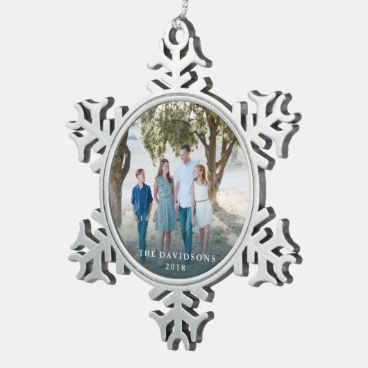 Snowflake Photo Ornament met familienaam (Rechts)