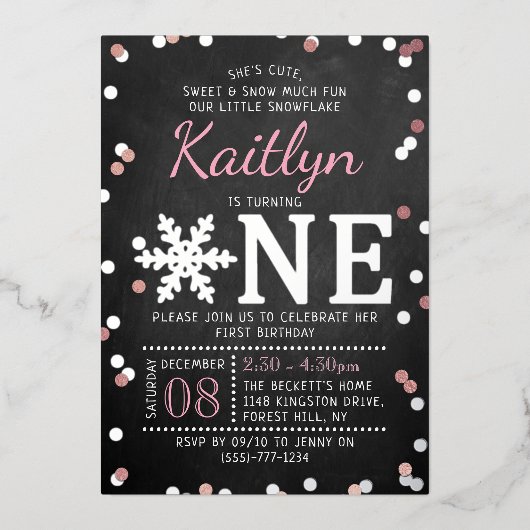 Snowflake Winter Chalkboard 1st Birthday Real Folie Uitnodiging (Voorkant)