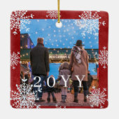 Snowflakes 2 familiefoto gepersonaliseerd rood keramisch ornament (Achterkant)